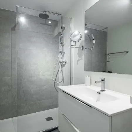 Apartment Via Celere 2348 *